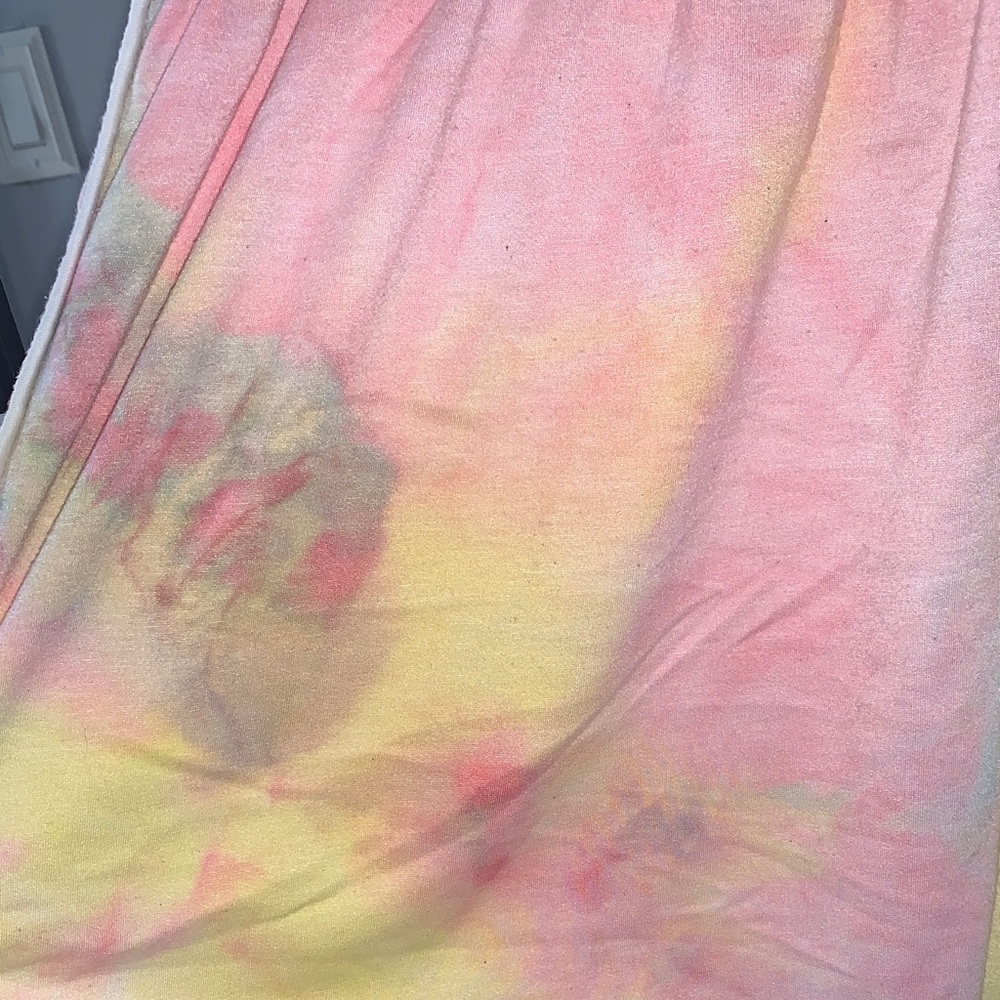 SHEIN Pastel Tie-Dye Fabric - Picture 9 of 15